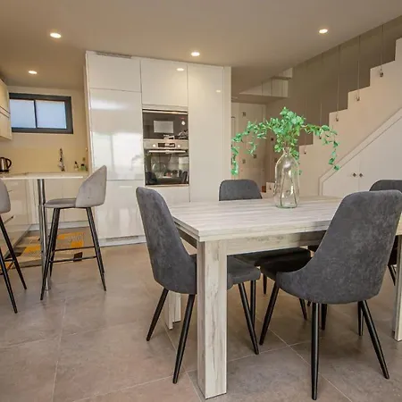 Blue Suites B2-302 Daire