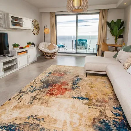 Blue Suites B2-302 Манилва