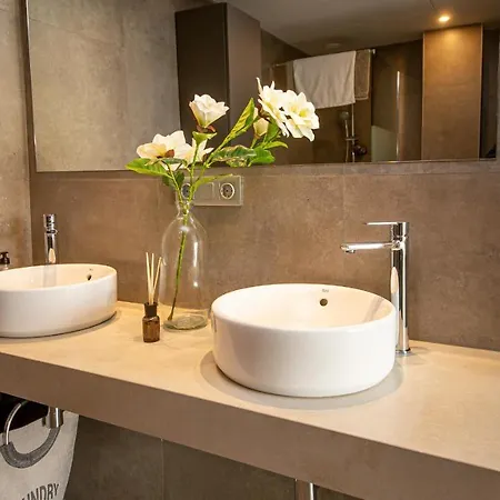 Blue Suites B2-302 Апартаменты *